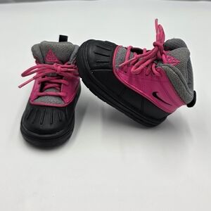 Nike ACG girls' Woodside boots size 5